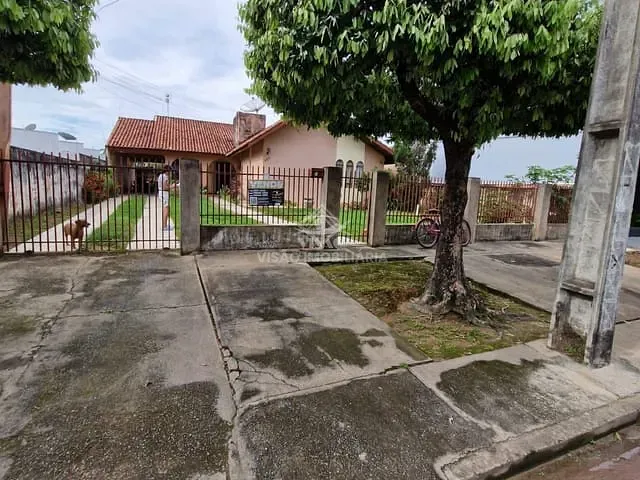 Casa com 640m² 2 quartos e 2 banheiros, à venda, no bairro Jardim das Palmeiras em Sinop