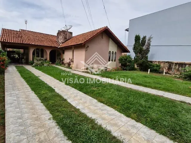 Casa com 640m² 2 quartos e 2 banheiros, à venda, no bairro Jardim das Palmeiras em Sinop