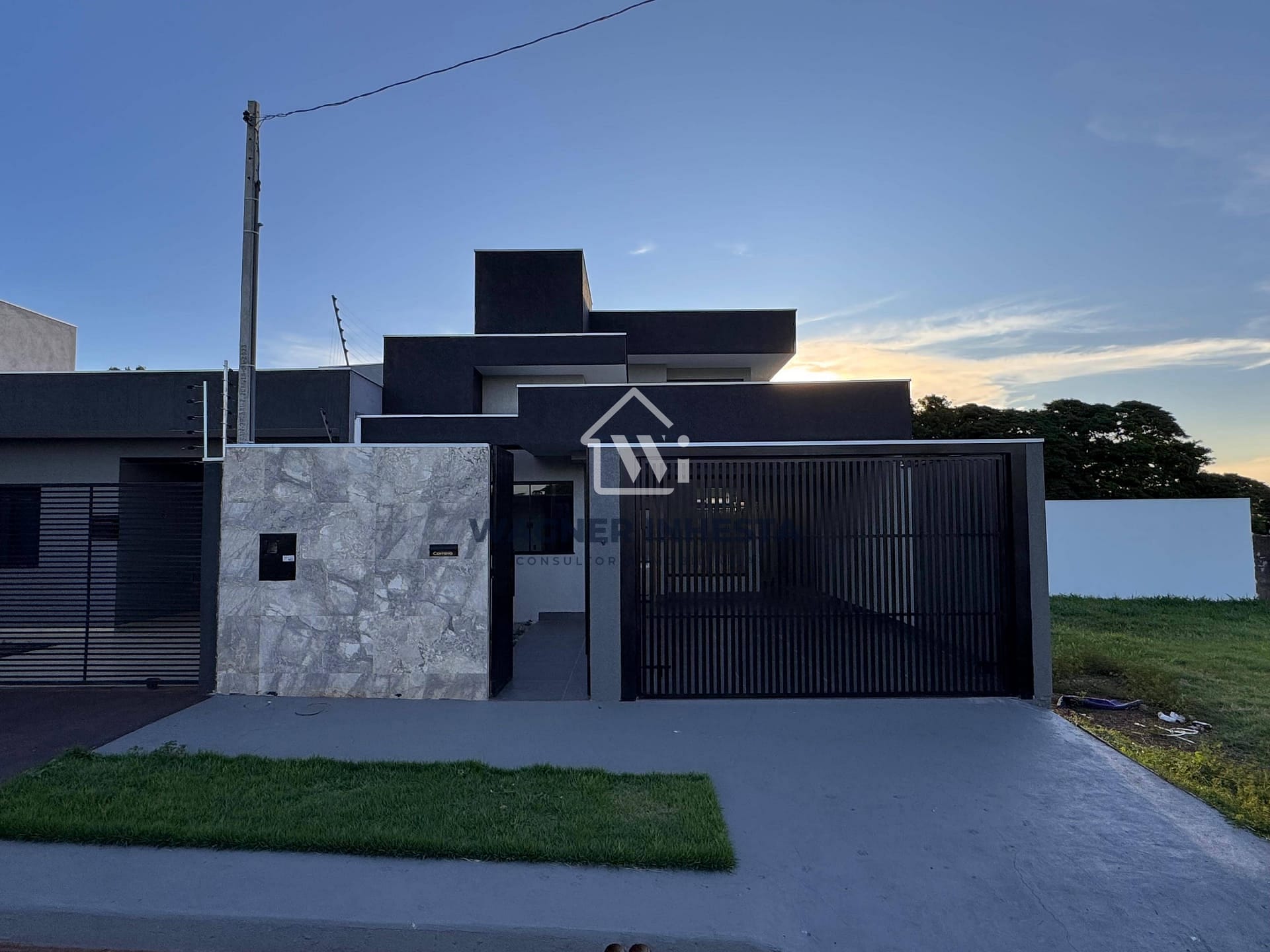 Casa à venda com 3 quartos, 152m² - Foto 1