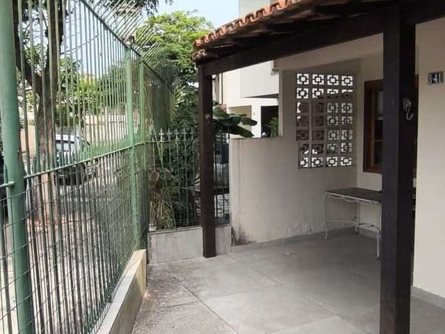 Casa 2 quartos e 1 banheiro, à venda, no bairro Balneário Remanso em Rio das Ostras