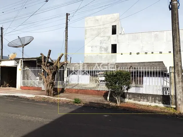 Casa 2 quartos e 1 banheiro, à venda, no bairro Centro em Erechim