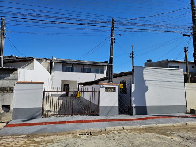 Casa 2 quartos e 1 banheiro, à venda, no bairro Murta em Itajaí