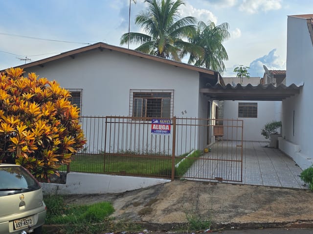 Casa com 300m² 3 quartos e 2 banheiros, à venda, no bairro JARDIM LAS VEGAS em Ibiporã