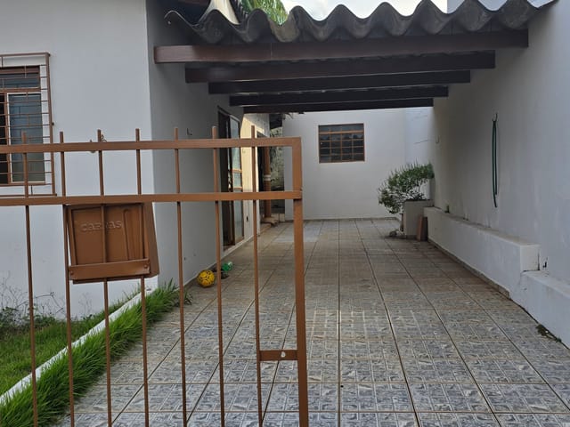 Casa com 300m² 3 quartos e 2 banheiros, à venda, no bairro JARDIM LAS VEGAS em Ibiporã