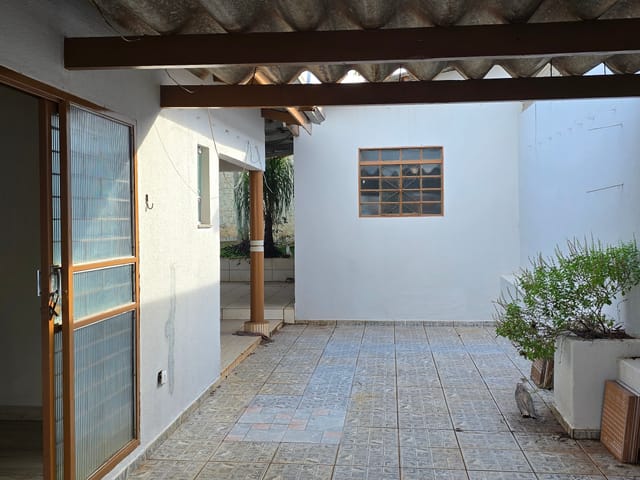 Casa com 300m² 3 quartos e 2 banheiros, à venda, no bairro JARDIM LAS VEGAS em Ibiporã