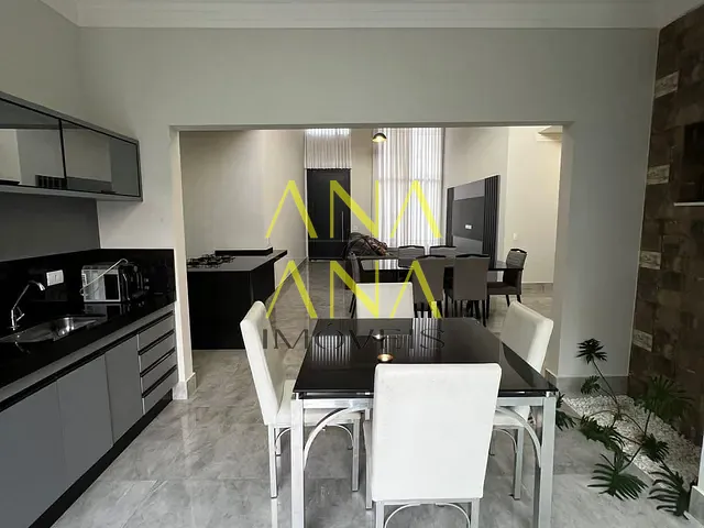 Casa com 350m² 3 quartos e 5 banheiros, à venda, no bairro Condomínio Residencial Euroville II em Bragança Paulista