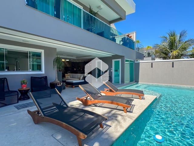Casa com 400m² 4 quartos e 8 banheiros, à venda, no bairro Recreio dos Bandeirantes em Rio de Janeiro