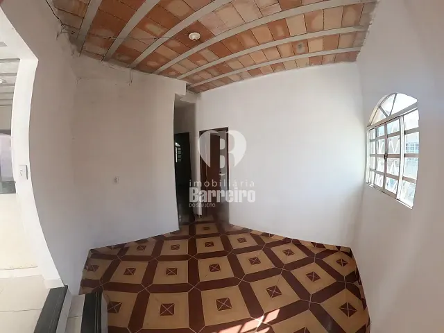 Casa 2 quartos e 1 banheiro, para alugar, no bairro Mineirão em Belo Horizonte