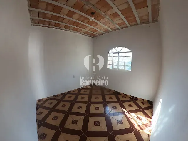 Casa 2 quartos e 1 banheiro, para alugar, no bairro Mineirão em Belo Horizonte
