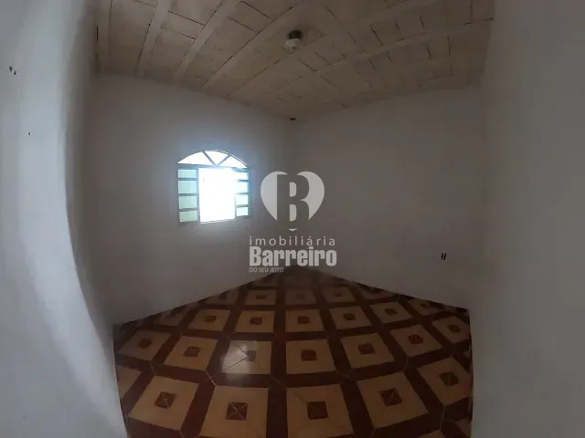 Casa 2 quartos e 1 banheiro, para alugar, no bairro Mineirão em Belo Horizonte