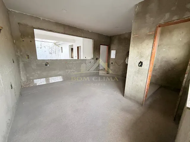 Casa 4 quartos e 3 banheiros, à venda, no bairro Quintas das Avenidas em Juiz de Fora