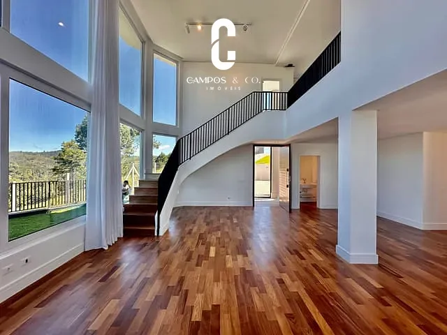 Casa com 1247m² 5 quartos e 6 banheiros, à venda, no bairro Jardim Embaixatriz em Campos Do Jordão