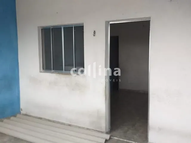 Casa com 200m² 4 quartos e 3 banheiros, à venda, no bairro Vila Silviânia em Carapicuíba