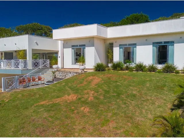 Casa com 1800m² 4 quartos e 4 banheiros, à venda, no bairro Setor Habitacional Jardim Botânico em Brasília