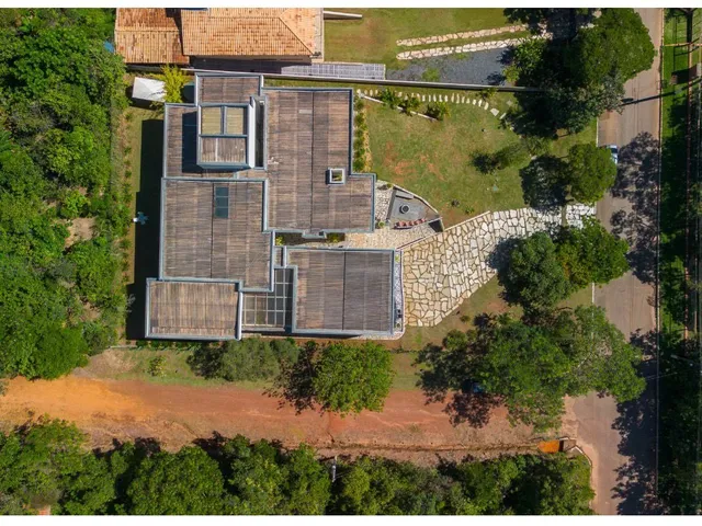 Casa com 1800m² 4 quartos e 4 banheiros, à venda, no bairro Setor Habitacional Jardim Botânico em Brasília