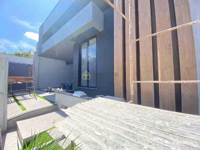 Casa com 216m² 3 quartos e 5 banheiros, à venda, no bairro Jardim Belvedere em Volta Redonda
