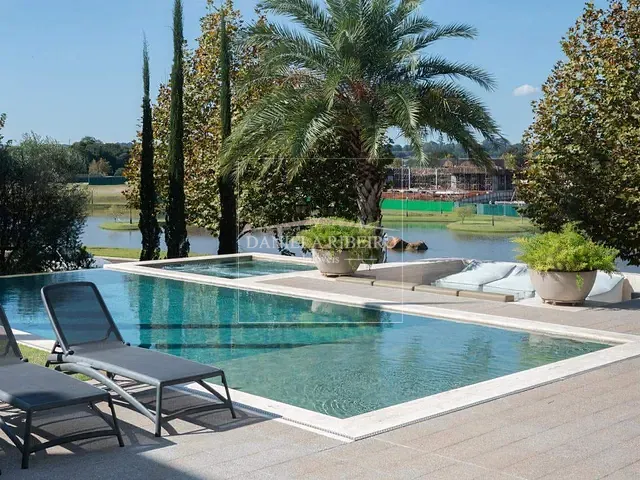 Casa com 1588m² 5 quartos e 8 banheiros, à venda, no bairro Vivendas do Arvoredo em Londrina