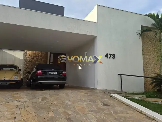 Casa 4 quartos e 5 banheiros, para alugar, no bairro Jardim Marabá em Itapetininga