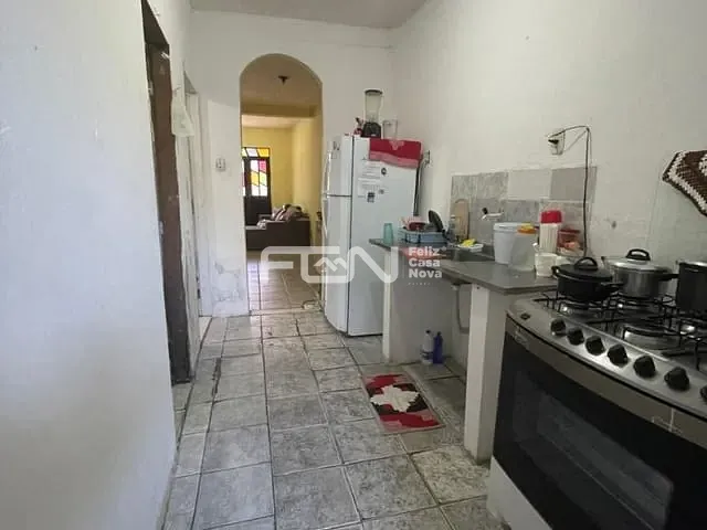 Casa com 170m² 2 quartos e 1 banheiro, à venda, no bairro Nova Vitoria em Camaçari
