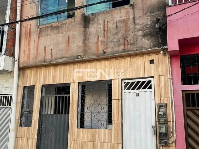 Casa com 170m² 2 quartos e 1 banheiro, à venda, no bairro Nova Vitoria em Camaçari