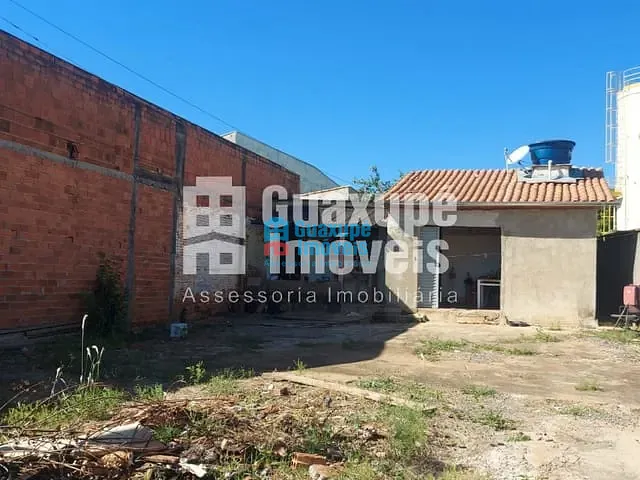 Casa com 250m² 2 quartos e 2 banheiros, à venda, no bairro Jardim Regulador em Guaxupé