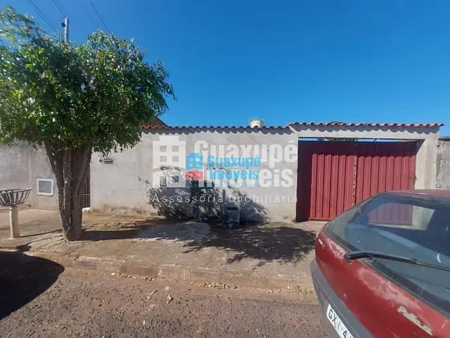 Casa com 250m² 2 quartos e 2 banheiros, à venda, no bairro Jardim Regulador em Guaxupé
