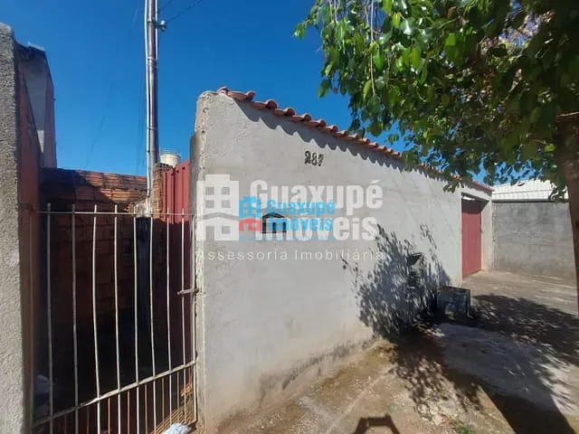 Casa com 250m² 2 quartos e 2 banheiros, à venda, no bairro Jardim Regulador em Guaxupé