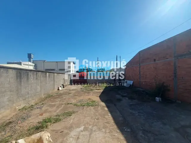 Casa com 250m² 2 quartos e 2 banheiros, à venda, no bairro Jardim Regulador em Guaxupé