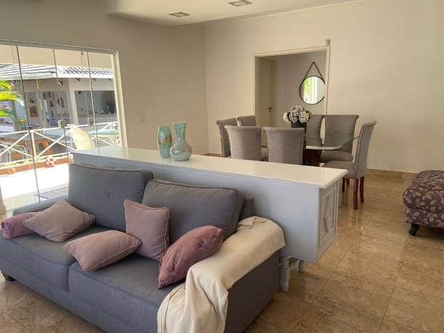Casa com 530m² 4 quartos e 5 banheiros, à venda, no bairro Alcântara em Londrina