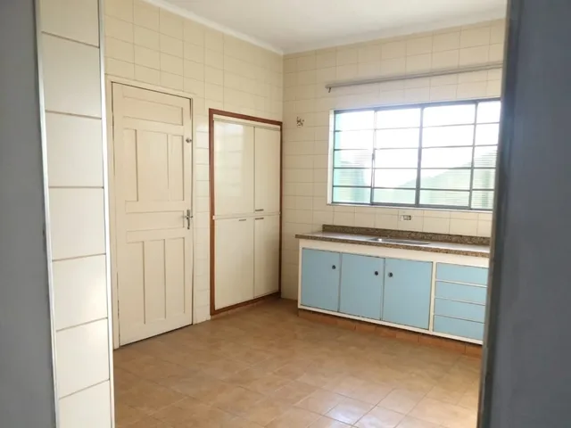 Casa com 353m² 4 quartos e 2 banheiros, à venda, no bairro Vila Mariana em Americana