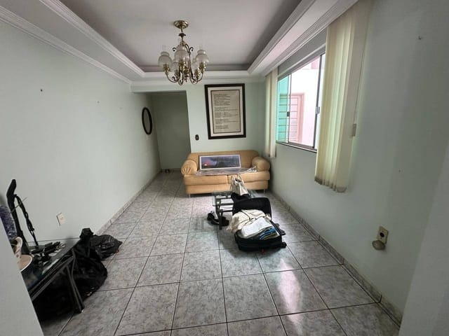 Casa com 300m² 4 quartos e 3 banheiros, à venda, no bairro Jardim Europa em Goiânia