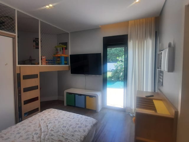 Casa com 1580m² 3 quartos e 5 banheiros, à venda, no bairro Abadia em Louveira