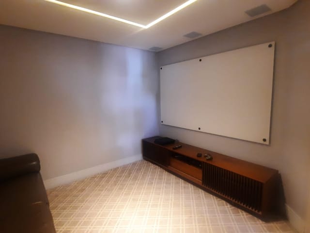Casa com 1580m² 3 quartos e 5 banheiros, à venda, no bairro Abadia em Louveira