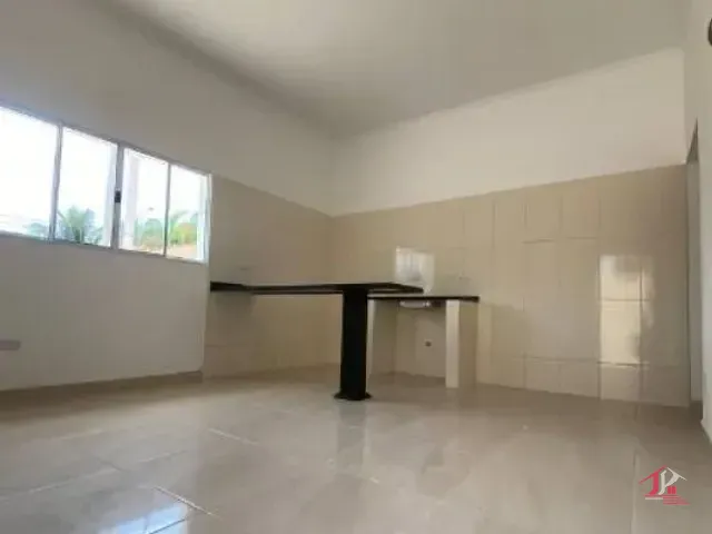 Casa 2 quartos e 2 banheiros, à venda, no bairro Jardim Suarão (Praia) em Itanhaém