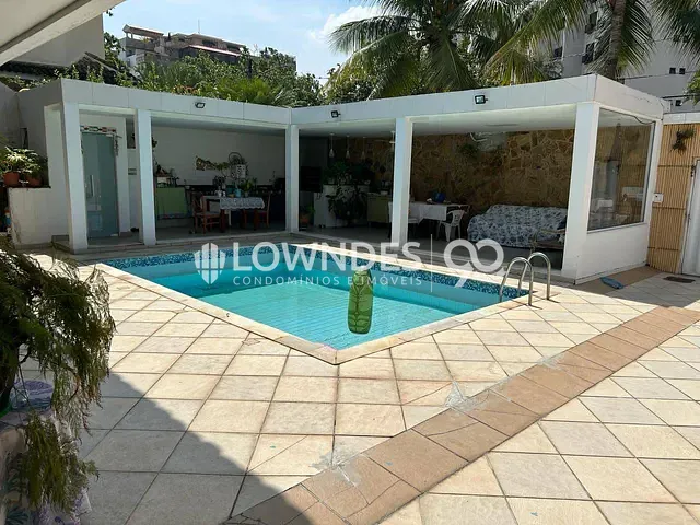 Casa com 750m² 4 quartos e 4 banheiros, à venda, no bairro Barra da Tijuca em Rio de Janeiro