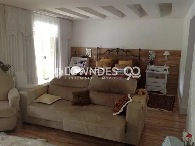 Casa com 750m² 4 quartos e 4 banheiros, à venda, no bairro Barra da Tijuca em Rio de Janeiro