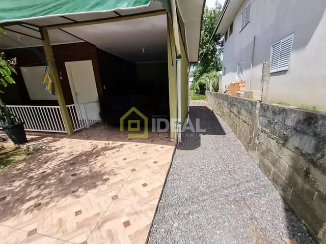 Casa 2 quartos e 1 banheiro, à venda, no bairro Petry em Arabutã