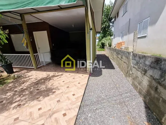 Casa 2 quartos e 1 banheiro, à venda, no bairro Petry em Arabutã