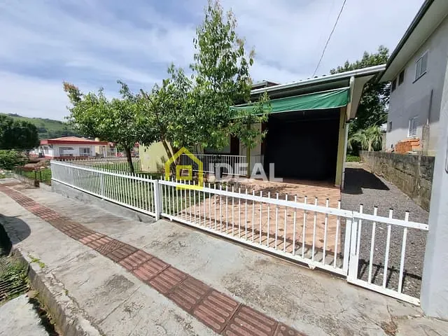 Casa 2 quartos e 1 banheiro, à venda, no bairro Petry em Arabutã