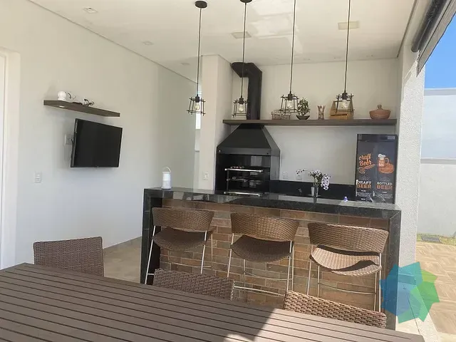 Casa com 515m² 3 quartos e 4 banheiros, à venda, no bairro Buru em Salto