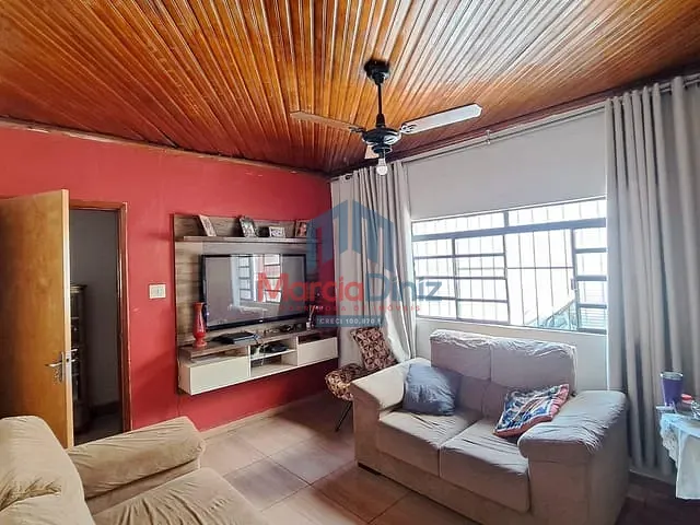 Casa com 363m² 4 quartos e 1 banheiro, à venda, no bairro Centro em Ituverava