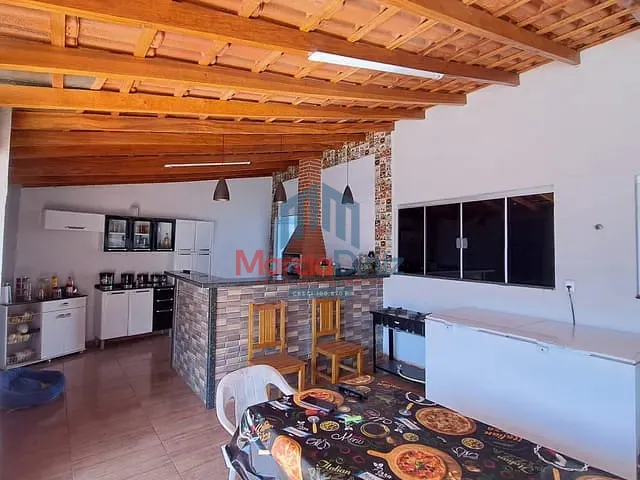 Casa com 363m² 4 quartos e 1 banheiro, à venda, no bairro Centro em Ituverava