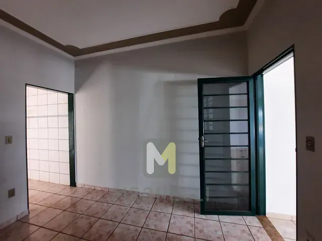 Casa com 250m² 2 quartos e 1 banheiro, para alugar, no bairro Jardim Bela Vista em Serrana