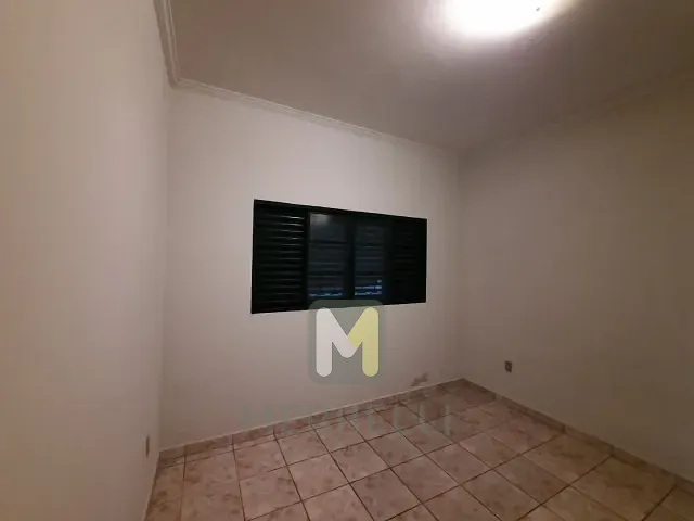 Casa com 250m² 2 quartos e 1 banheiro, para alugar, no bairro Jardim Bela Vista em Serrana