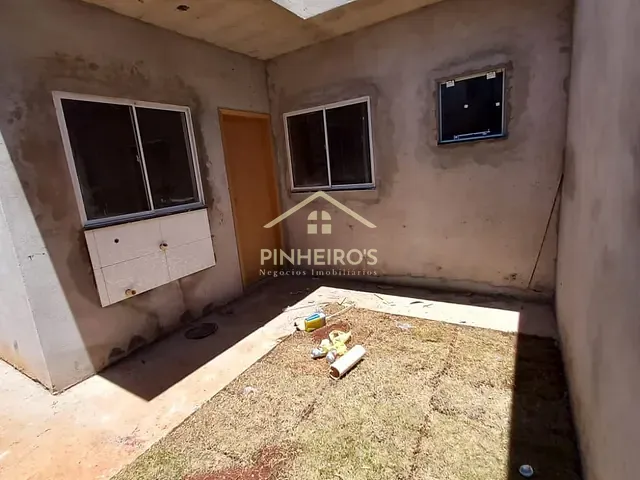 Casa com 170m² 3 quartos e 1 banheiro, à venda, no bairro Conjunto Residencial Roberto Conceição em Cambé