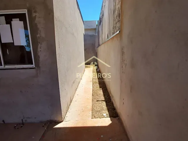 Casa com 170m² 3 quartos e 1 banheiro, à venda, no bairro Conjunto Residencial Roberto Conceição em Cambé