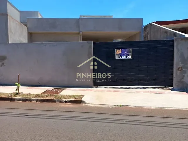 Casa com 170m² 3 quartos e 1 banheiro, à venda, no bairro Conjunto Residencial Roberto Conceição em Cambé