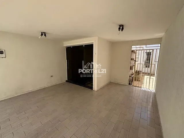 Casa com 200m² 3 quartos e 2 banheiros, à venda, no bairro Centro em Petrolina