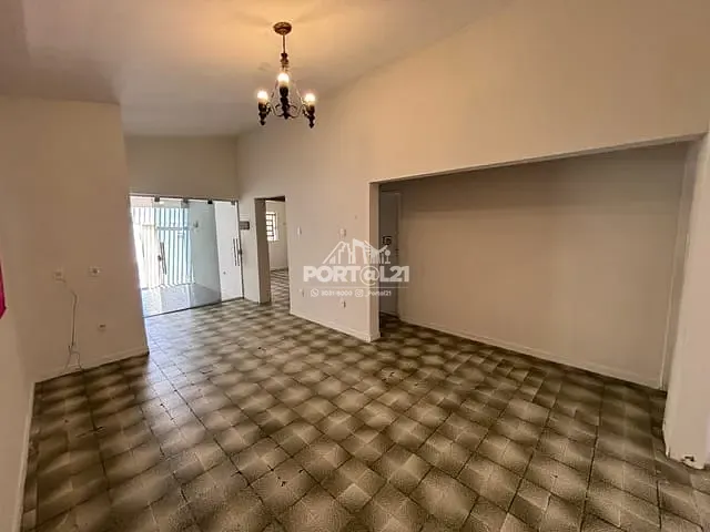 Casa com 200m² 3 quartos e 2 banheiros, à venda, no bairro Centro em Petrolina