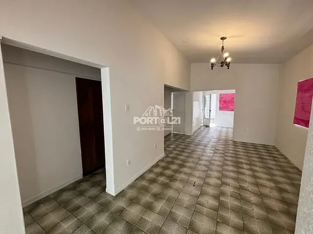 Casa com 200m² 3 quartos e 2 banheiros, à venda, no bairro Centro em Petrolina